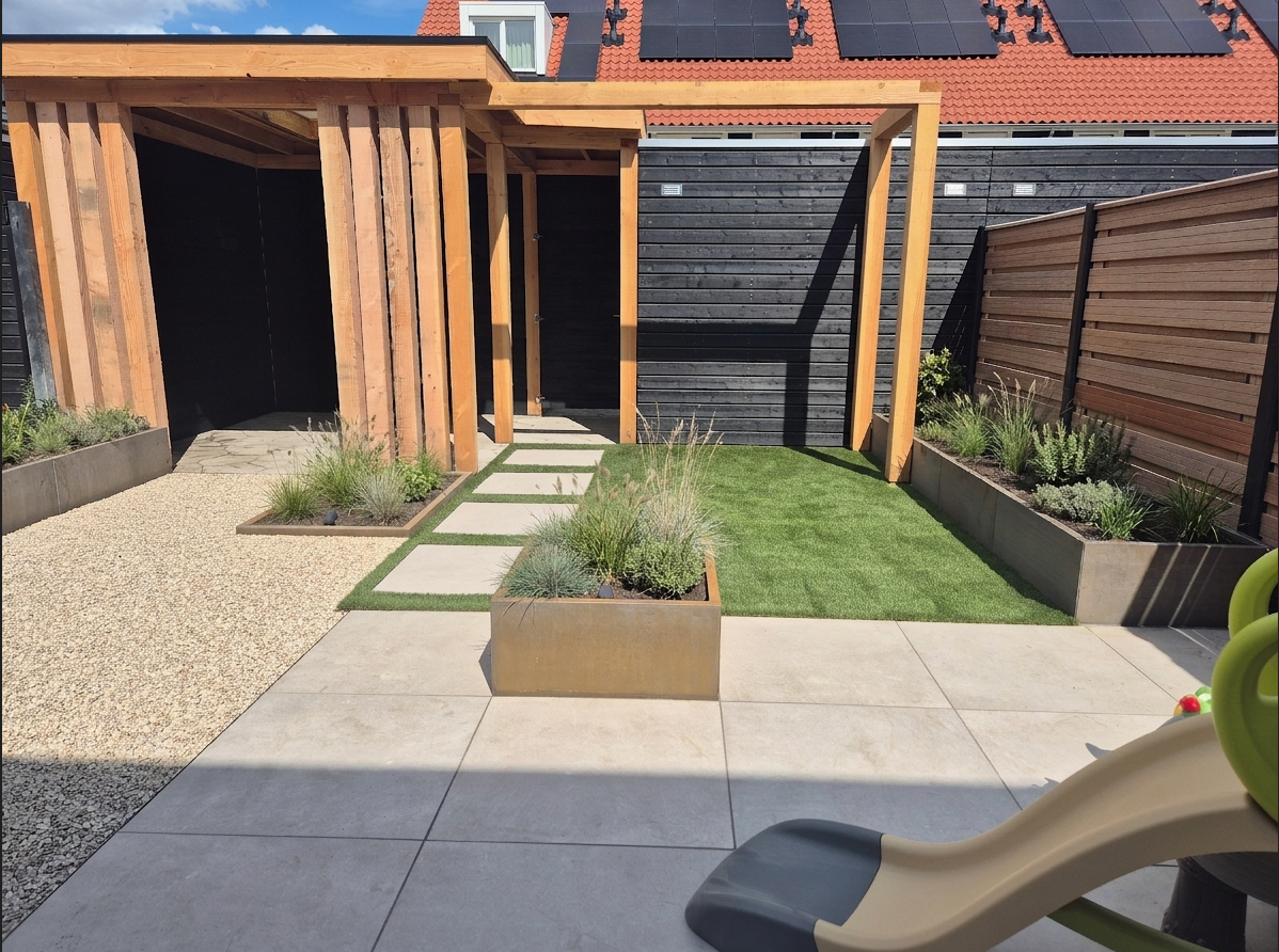 Afbeelding van project Tuinrenovatie voor- en achtertuin — Hendrik Ido Ambacht