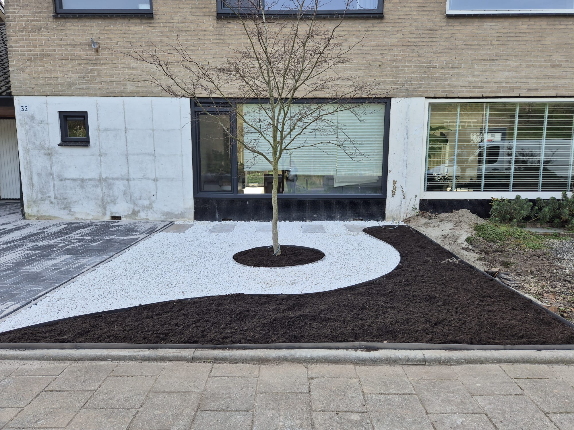 Afbeelding van project Project: Opritverbreding en Tuinrenovatie